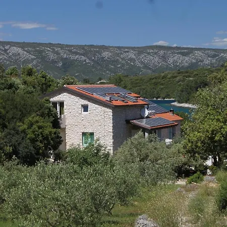 Karkavac - Scedro 8801a * Jelsa (Hvar)