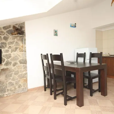 Apartment Karkavac - Scedro 8801a
